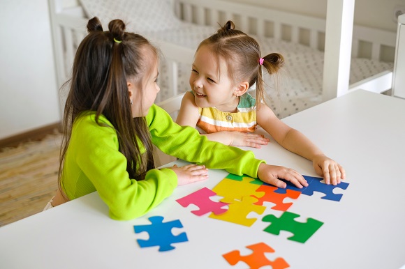 how-is-socializing-different-for-kids-with-asd